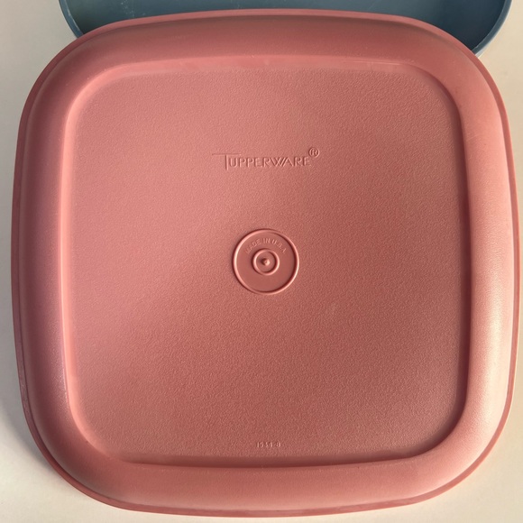 Tupperware Multicolor Square Plates - Picture 6 of 7